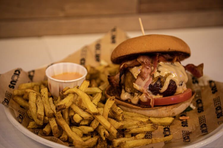 HAMBURGUESA RELLENA DE BRIE